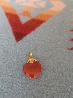 14k Solid Gold Vintage Carnelian Heart Pendant